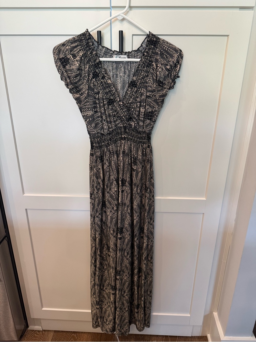 Black and White Printed V-Neck Maxi Dress